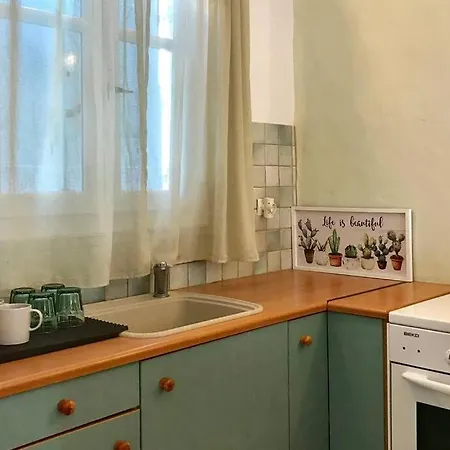Seaview Reatreat Apartment *